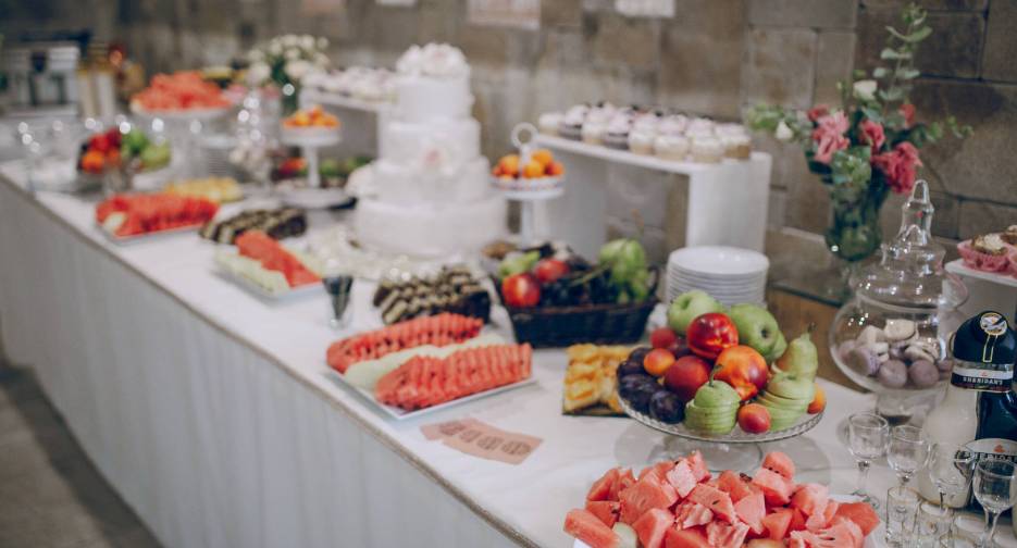 great decor wedding buffet restaurant which looks tasty